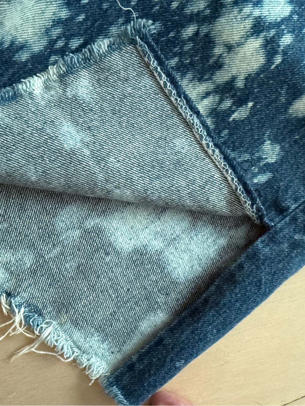 Levi's vintage 1980s Blue Jean cut off Bermuda High-Rise Shorts hand bleached - Picture 9 of 10